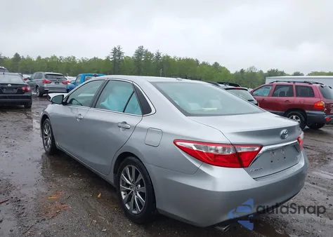 2015 Toyota Camry Xle V6 z USA, uszkodzony, nr VIN 4T1BK1FK1FU555831